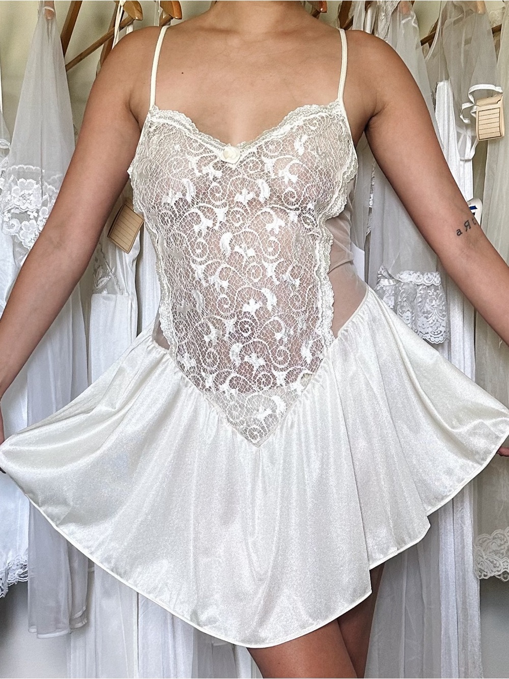 1980's Keepsake Lace Lounge Set